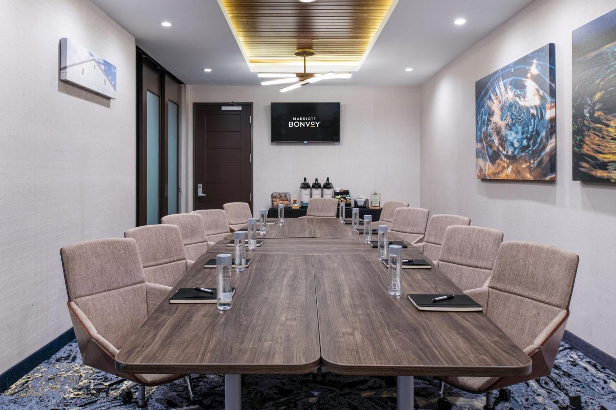 Fairfield Inn & Suites By Marriott Меніфрі Екстер'єр фото