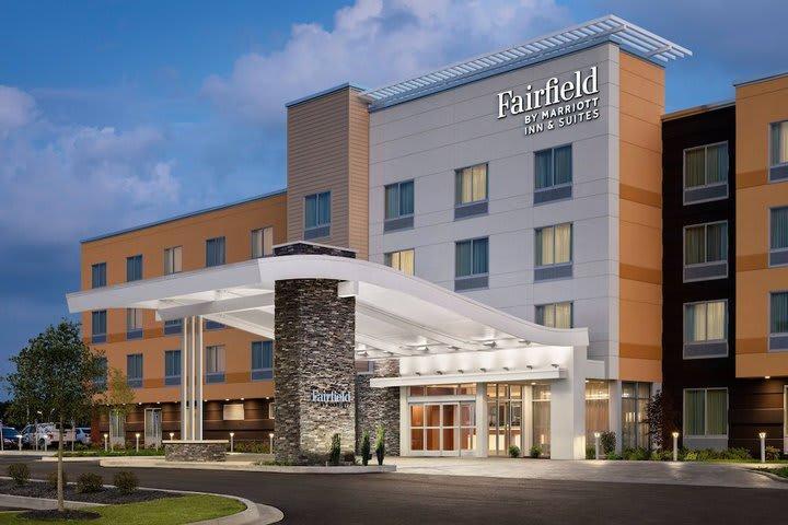 Fairfield Inn & Suites By Marriott Меніфрі Екстер'єр фото