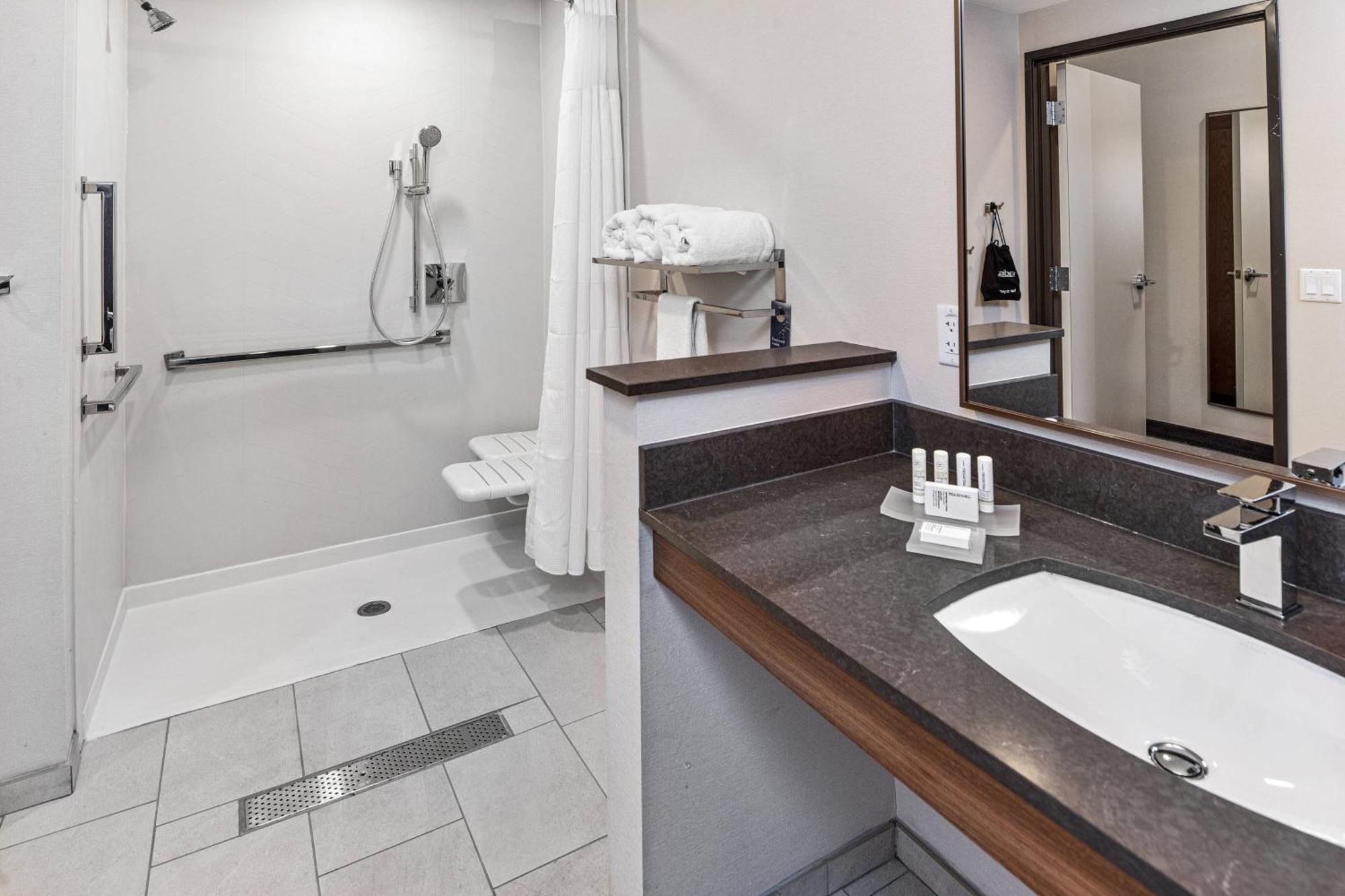 Fairfield Inn & Suites By Marriott Меніфрі Екстер'єр фото