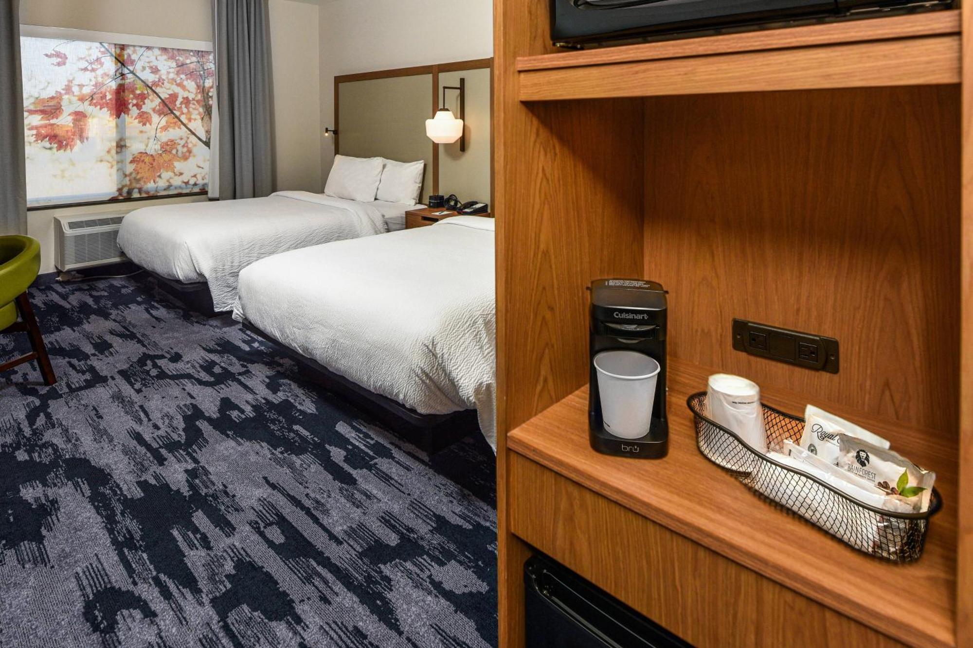 Fairfield Inn & Suites By Marriott Меніфрі Екстер'єр фото