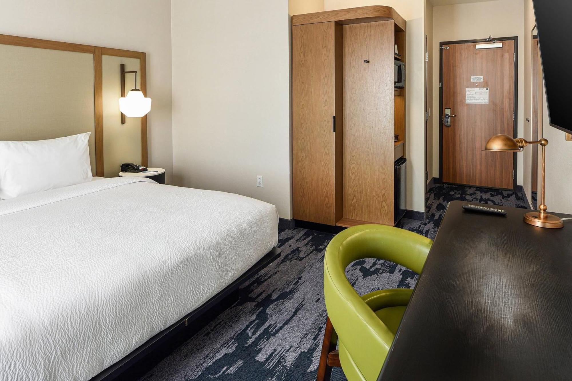 Fairfield Inn & Suites By Marriott Меніфрі Екстер'єр фото