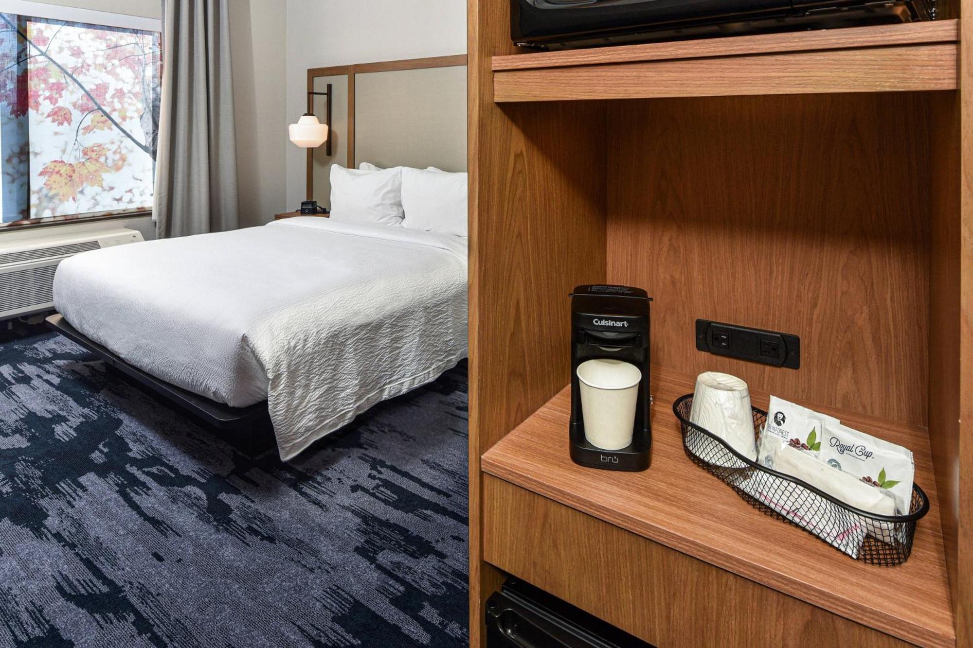 Fairfield Inn & Suites By Marriott Меніфрі Екстер'єр фото